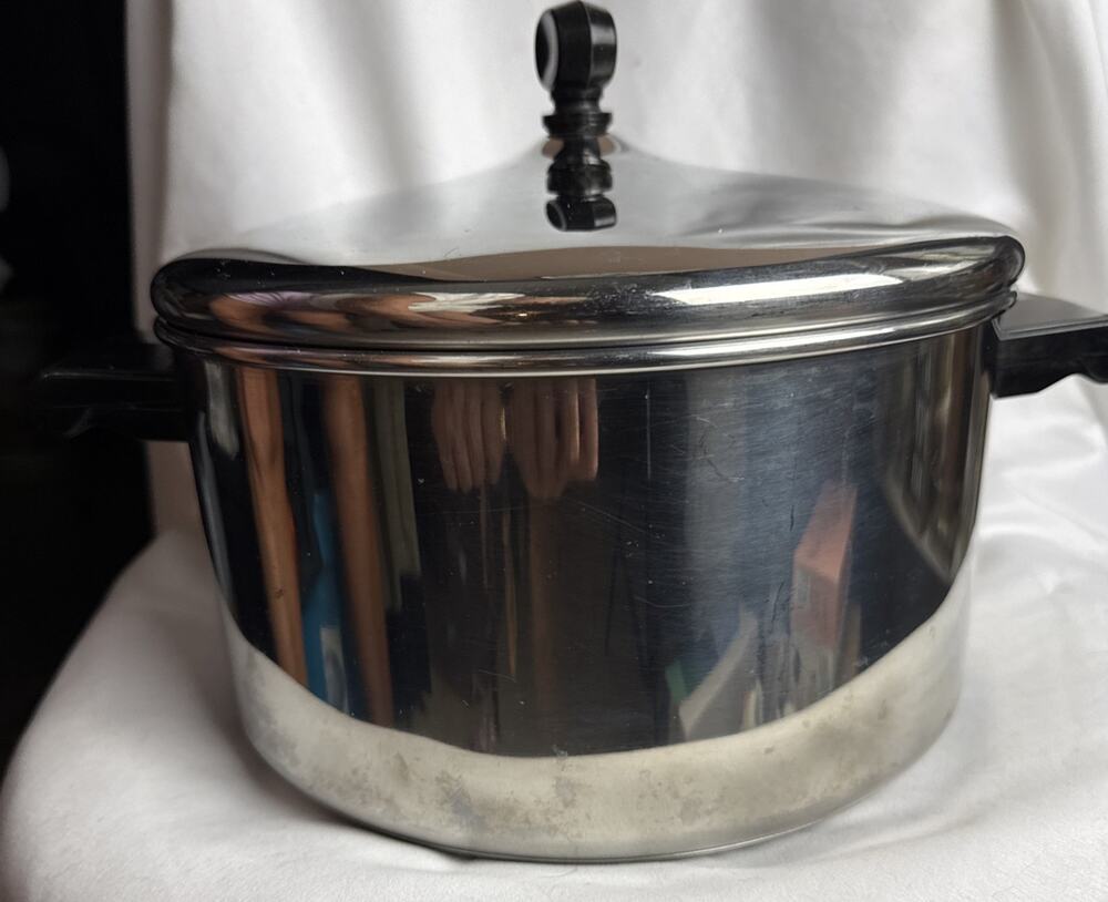 Classic Farberware 18/10 Stainless Steel Large 6 Quart Stock Pot w/ Lid